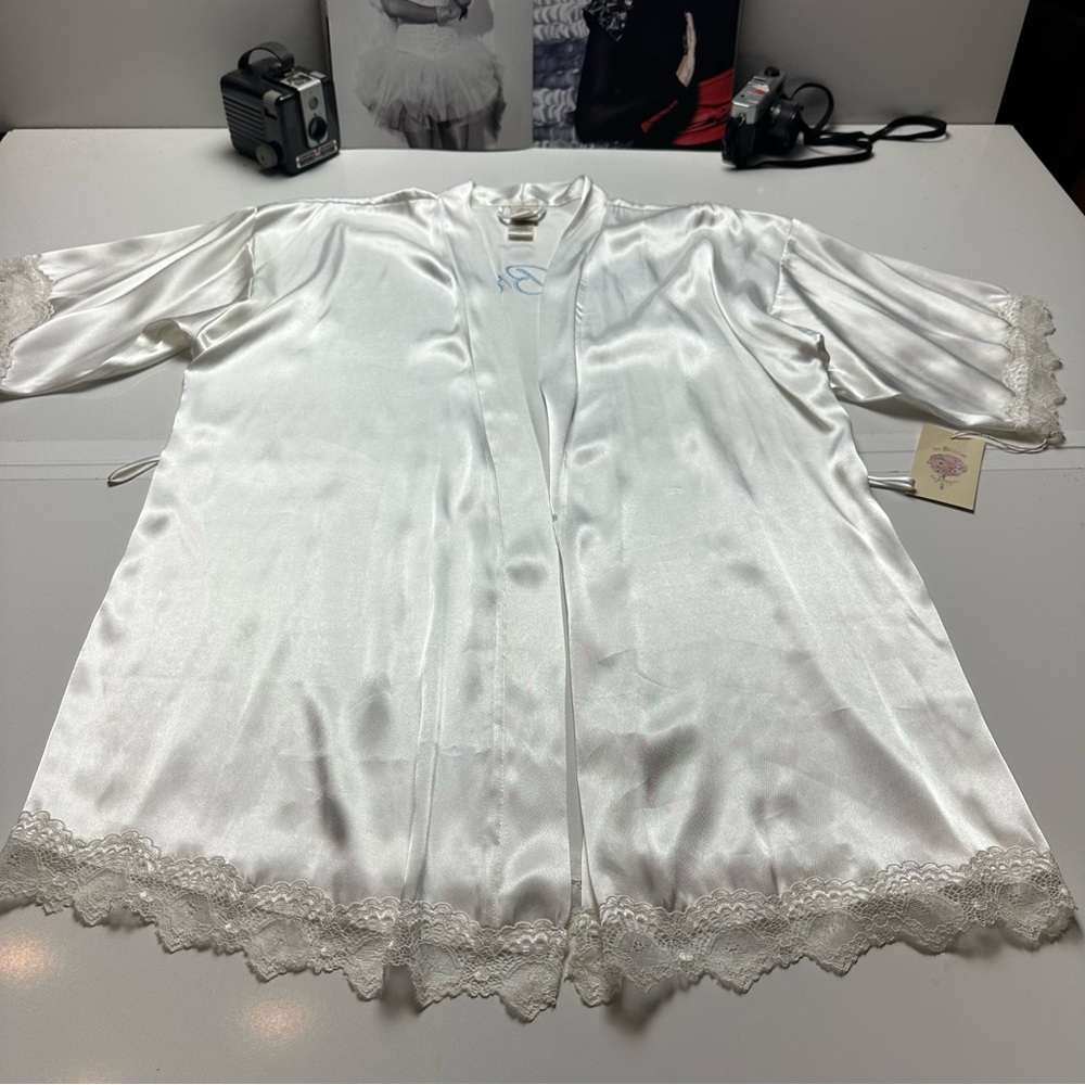 Vintage 90s Bridal Satin Robe | Lace Trim · Wedding Morning /Honeymoon Lingerie - Picture 4 of 13